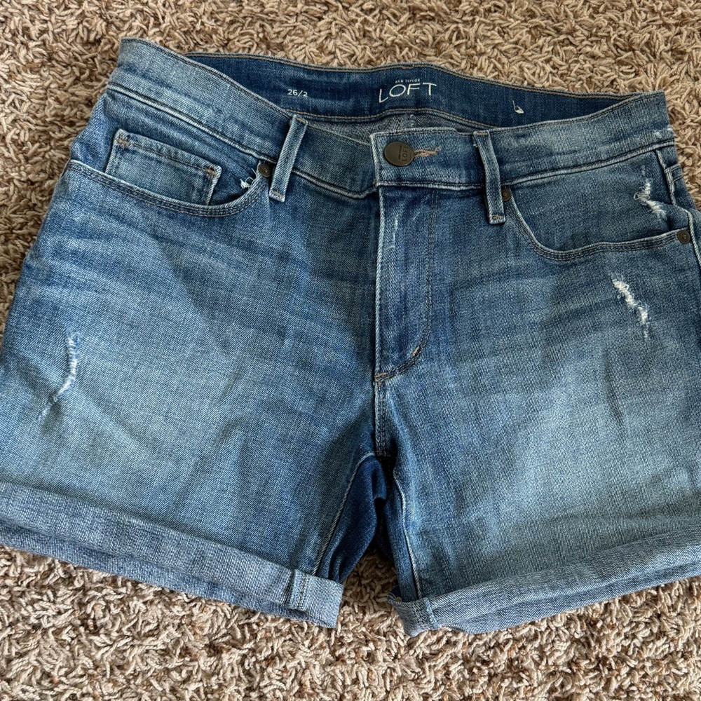 LOFT Women's Blue Denim Shorts Sz 2